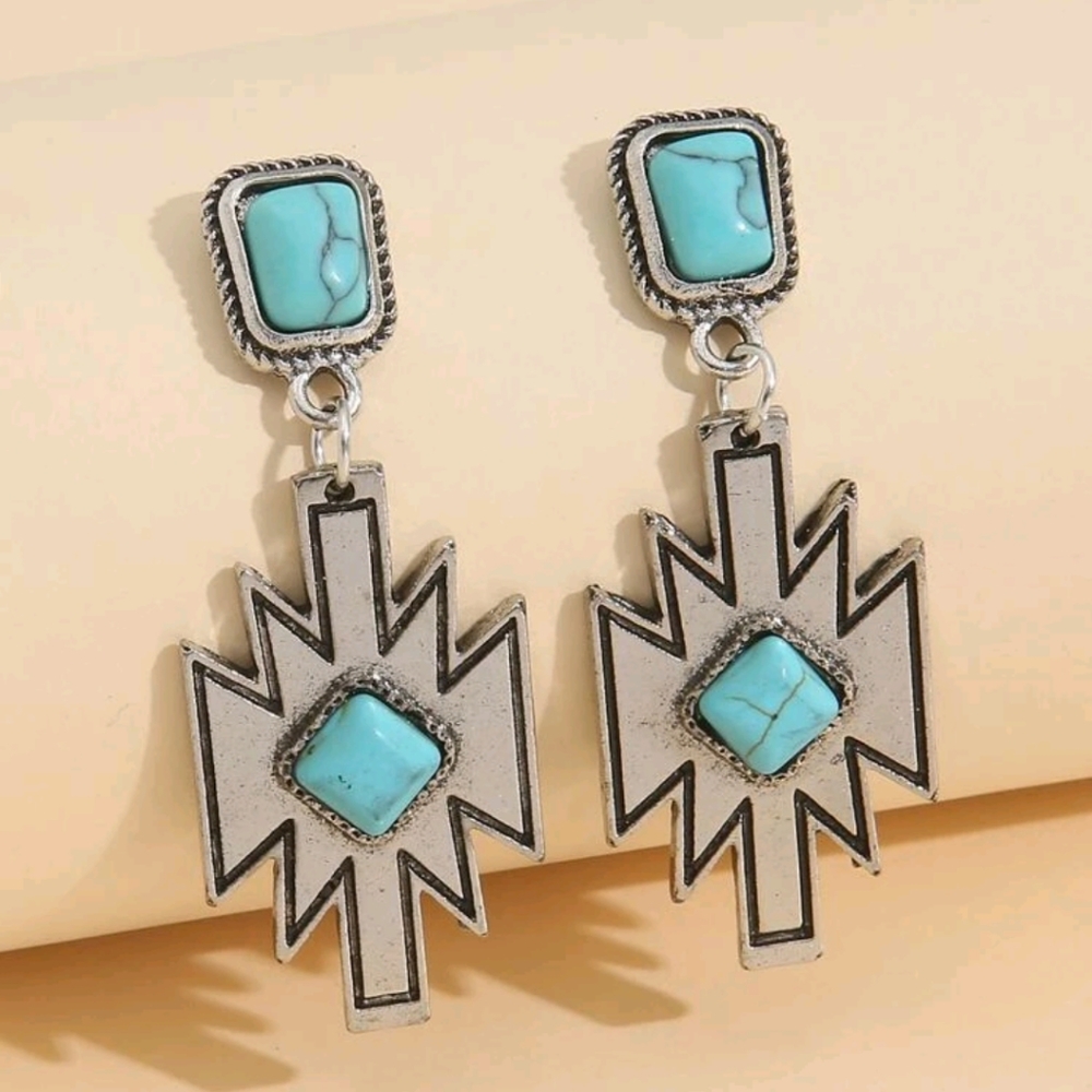 Gorgeous Drop Earrings - Picture 1 of 3